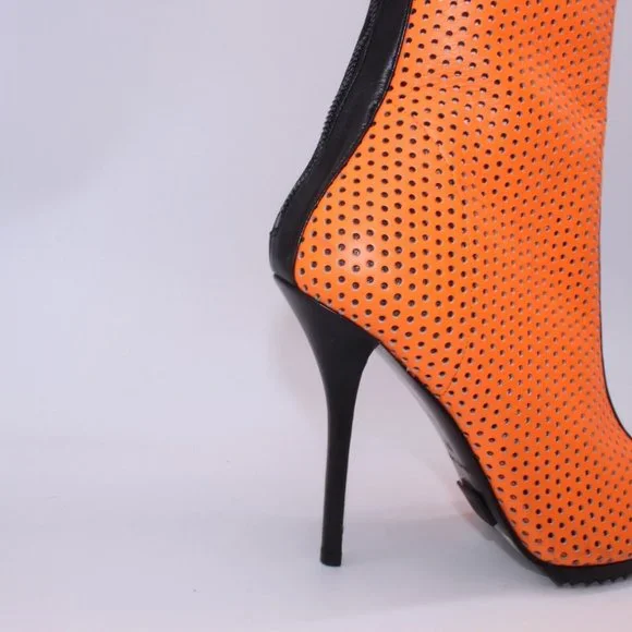 Michael Kors Perforated Leather Abigail Runway Boots Orange/Black Size 40 New - Picture 3 of 12